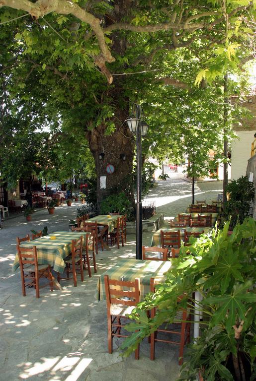 Leonidas Xinovrisi Exterior photo